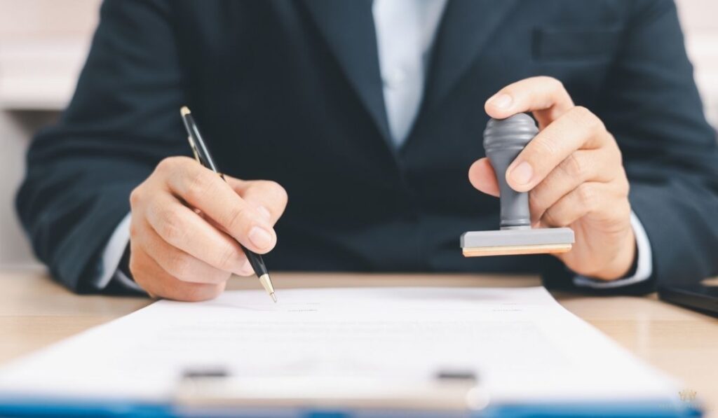 The Role of the Plan Sponsor and Financial Institution